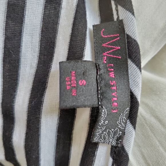 JW Style Ruched Sleeve Striped Top - Picture 3 of 3